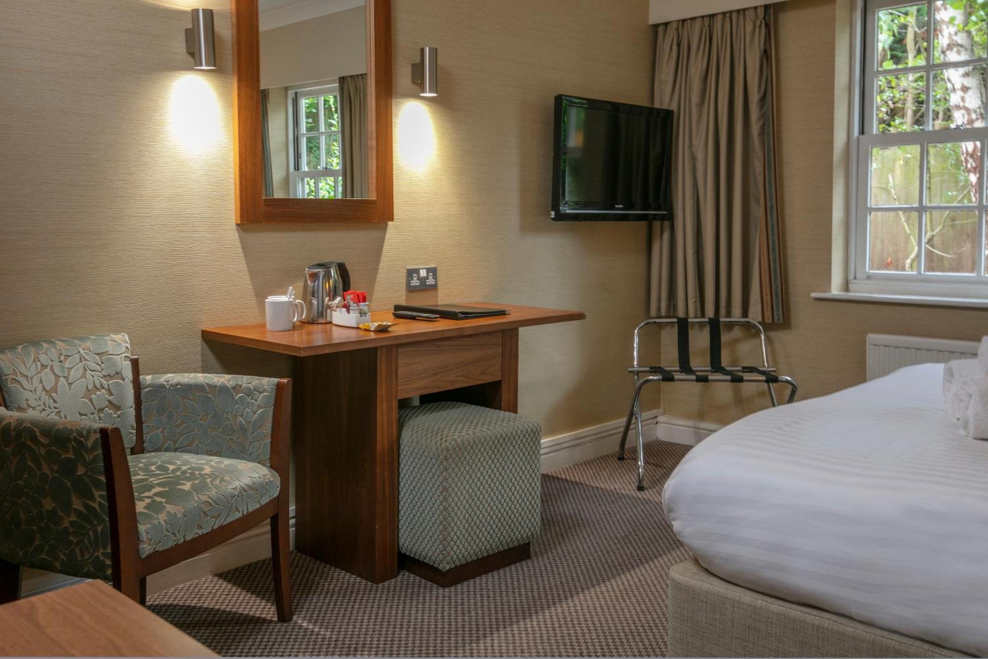 Best Western Moore Place Hotel Milton Keynes Exterior photo