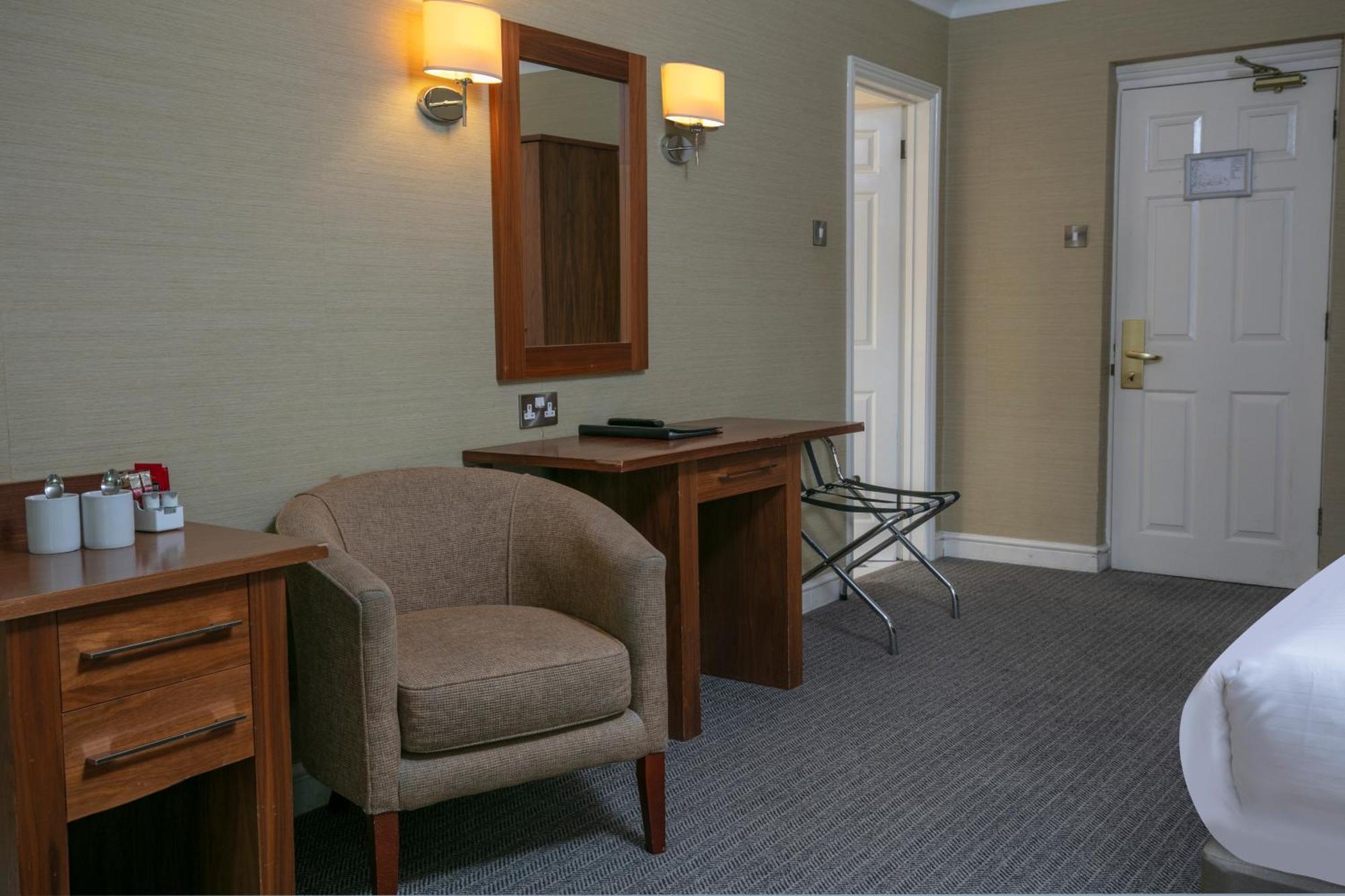 Best Western Moore Place Hotel Milton Keynes Exterior photo